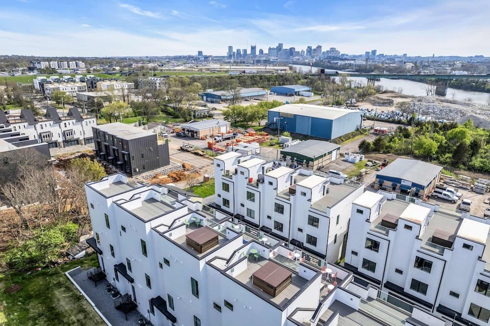 Howdy Malibu - Image 3