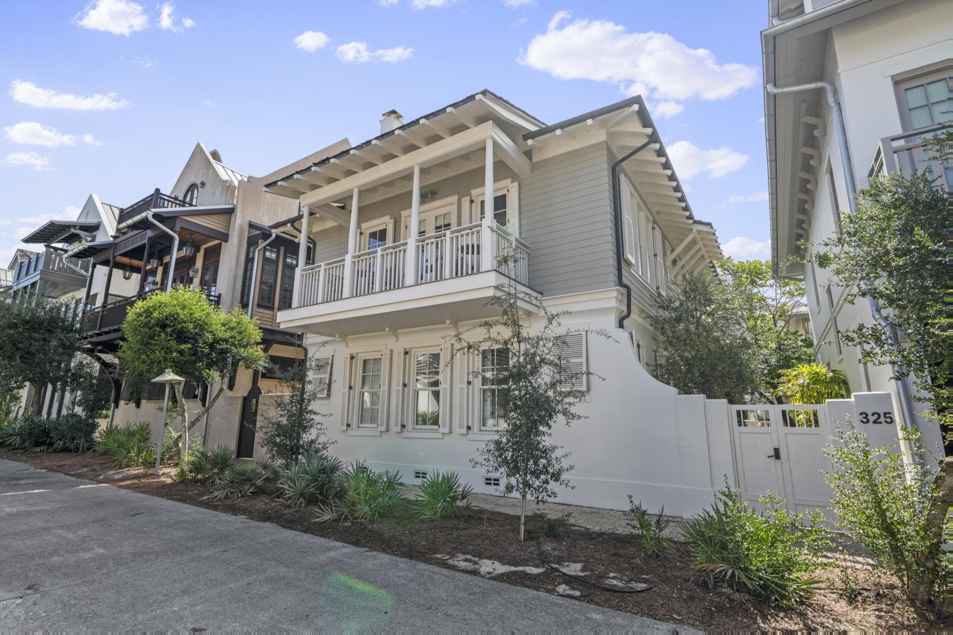Memories on Water - Main + Carriage House - Image 2
