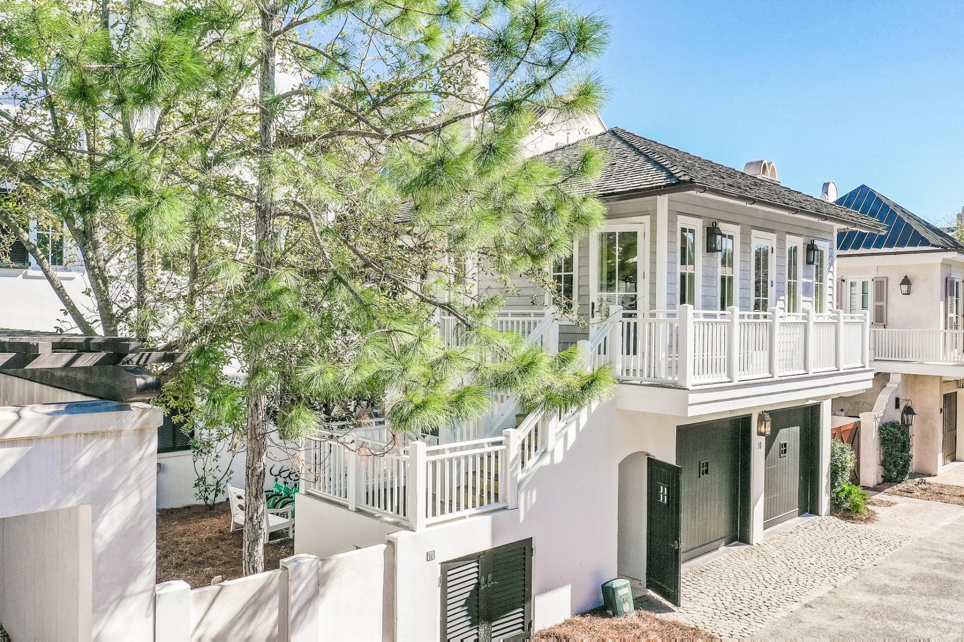 Mozell Cottage - Main + Carriage House - Image 2