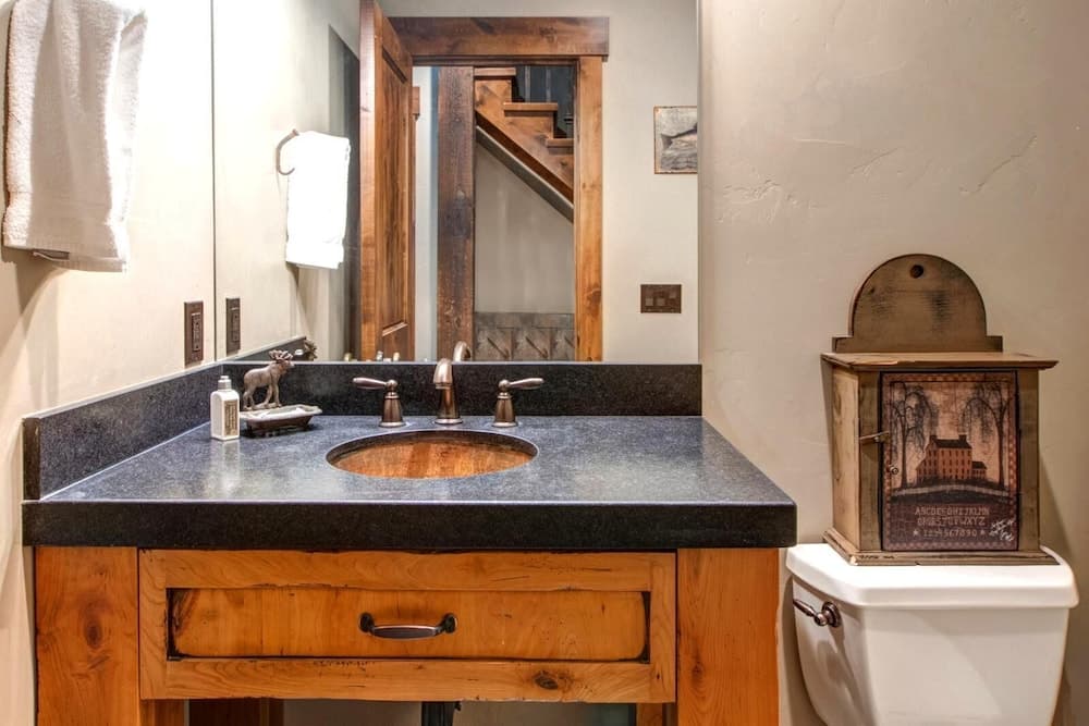 Rossi Hill - Image 22