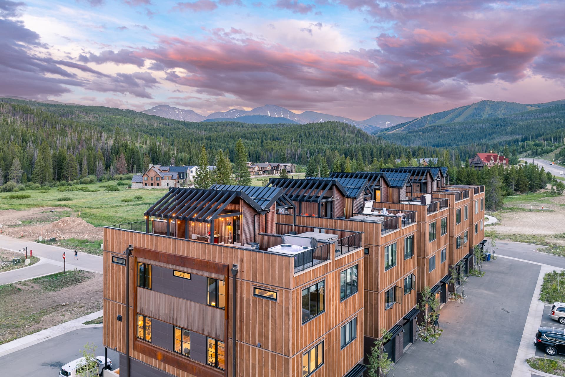 Row Luxury Loft #49 - Image 1