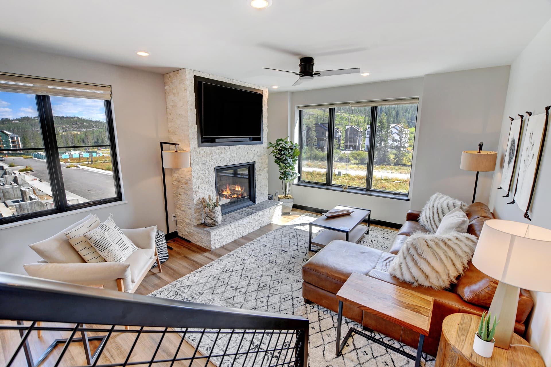 Row Luxury Loft #49 - Image 8