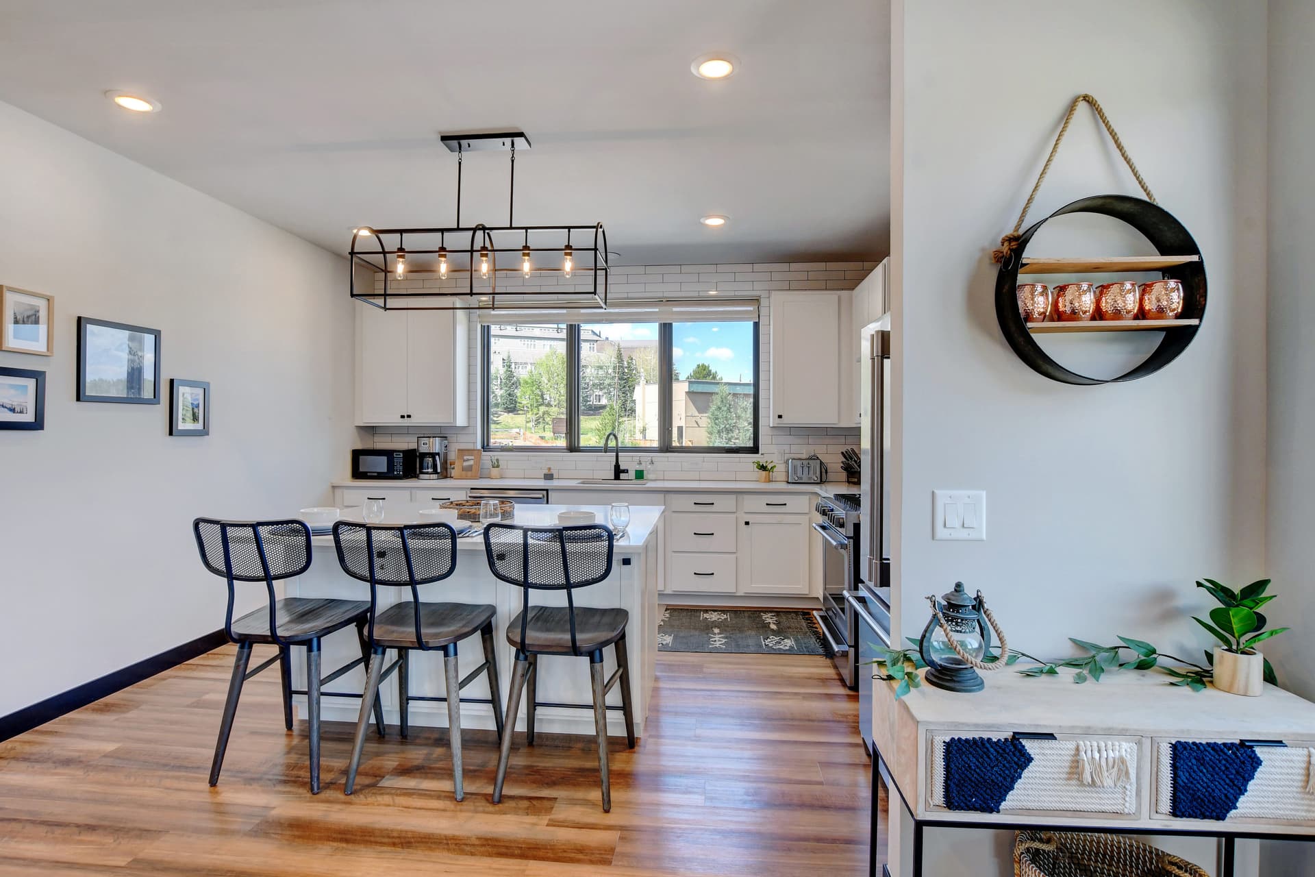 Row Luxury Loft #49 - Image 9