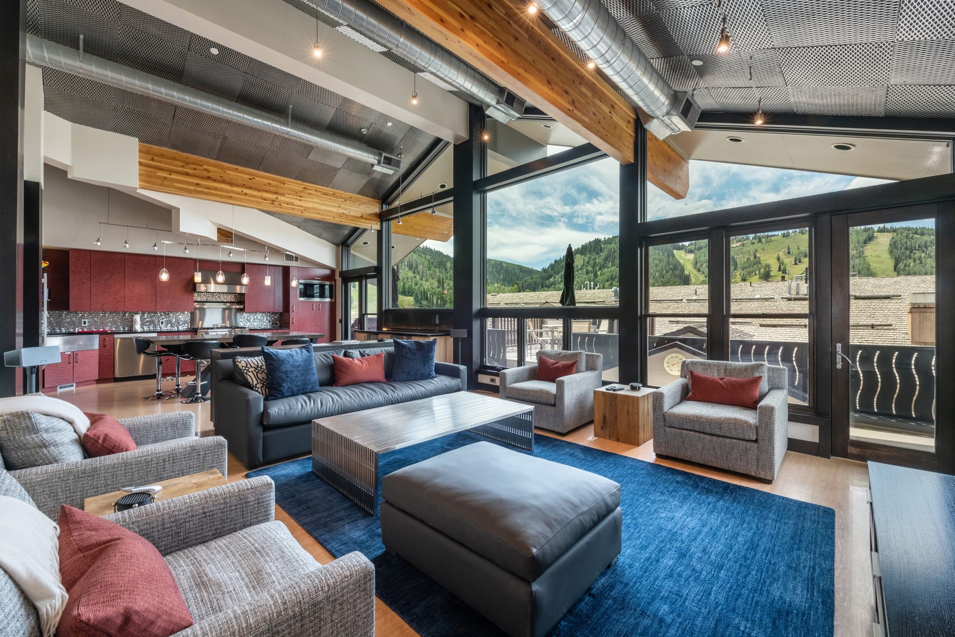 Royal Plaza Penthouse - Image 1