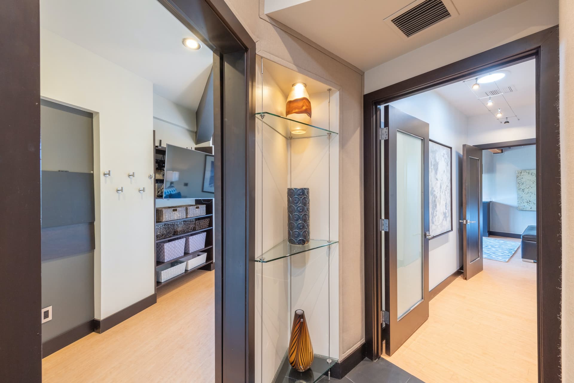 Royal Plaza Penthouse - Image 15