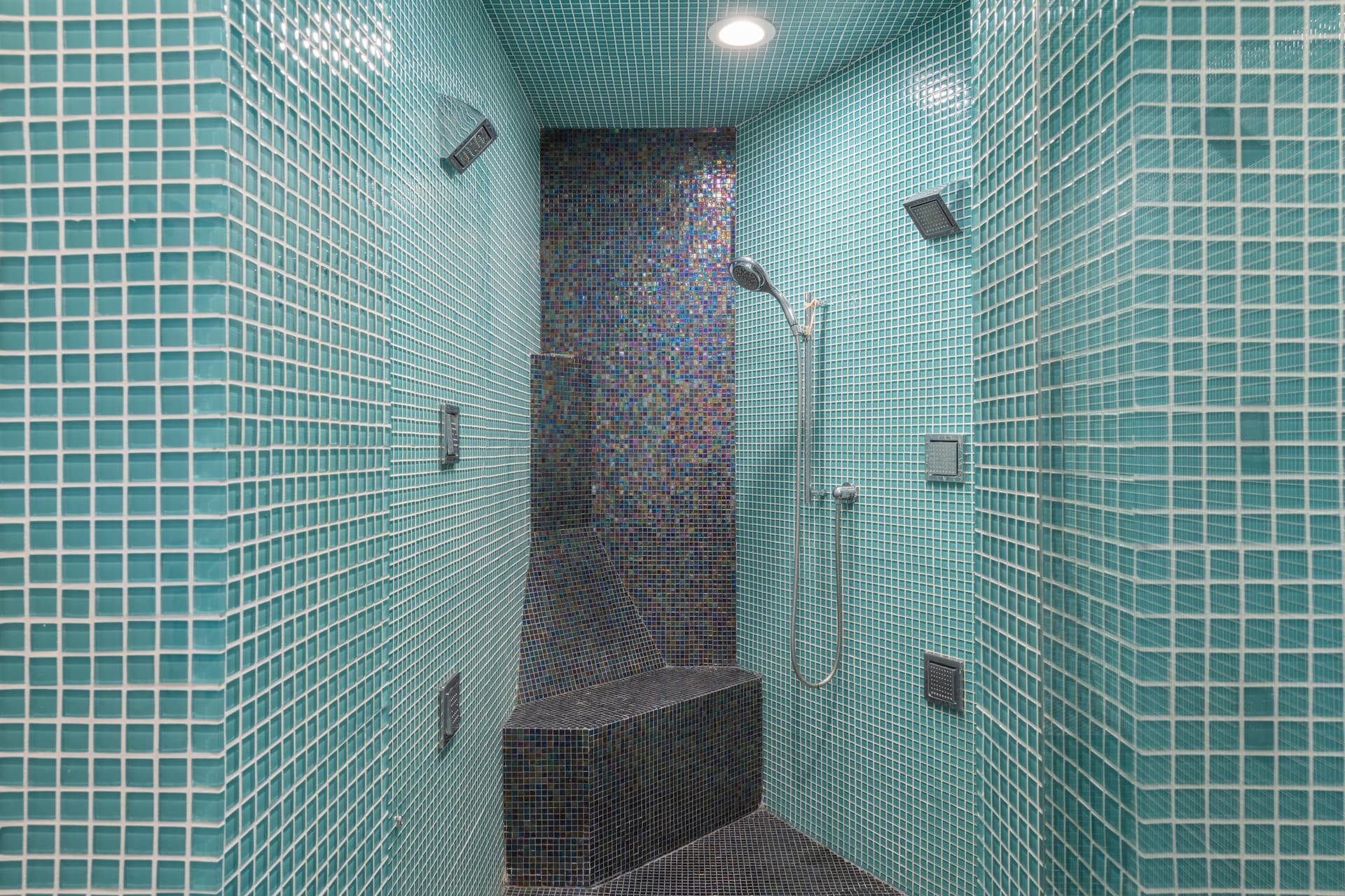 Royal Plaza Penthouse - Image 23