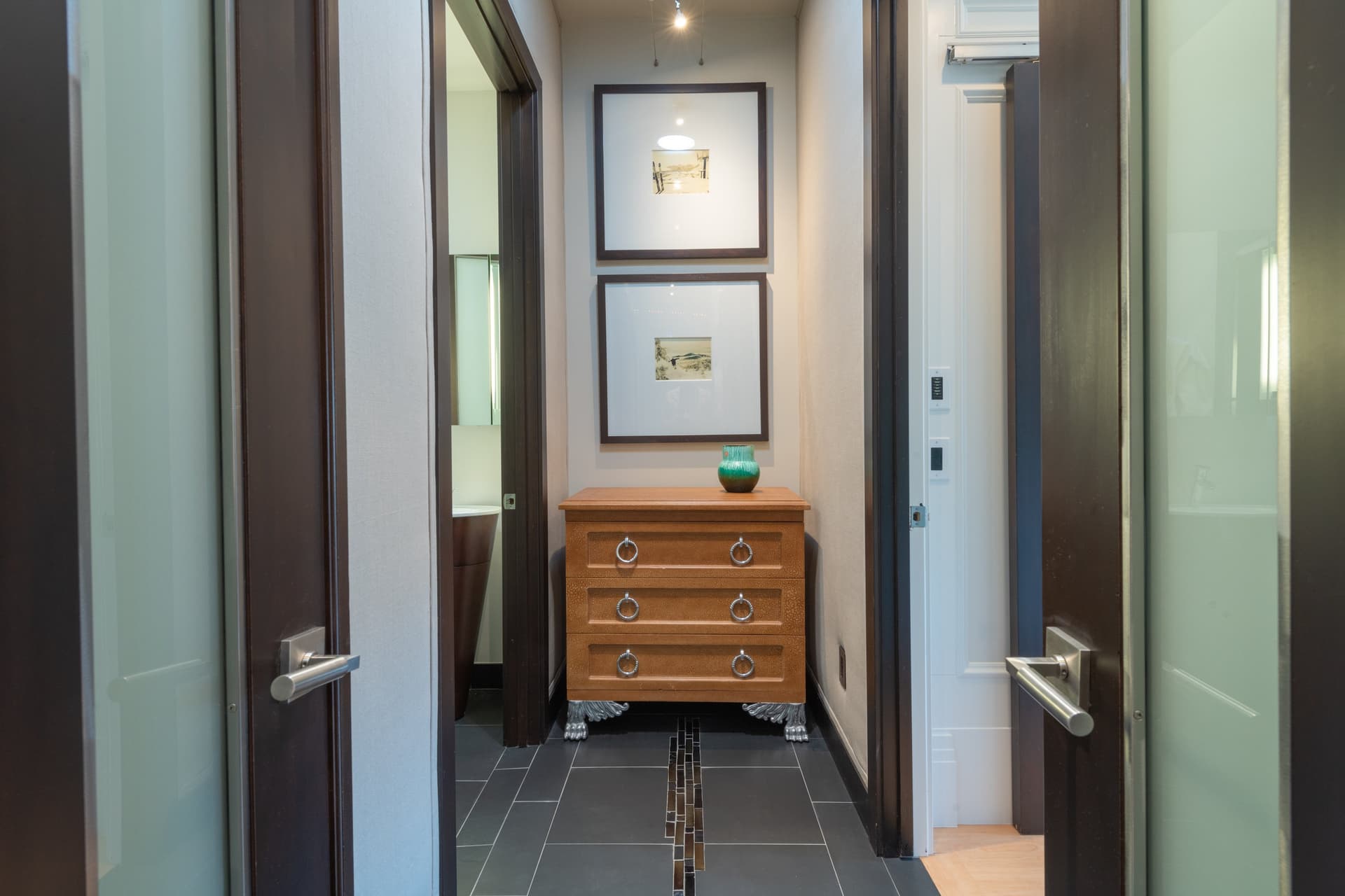 Royal Plaza Penthouse - Image 28