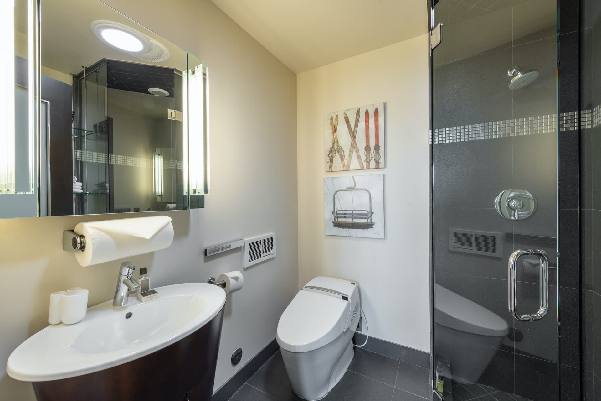 Royal Plaza Penthouse - Image 32