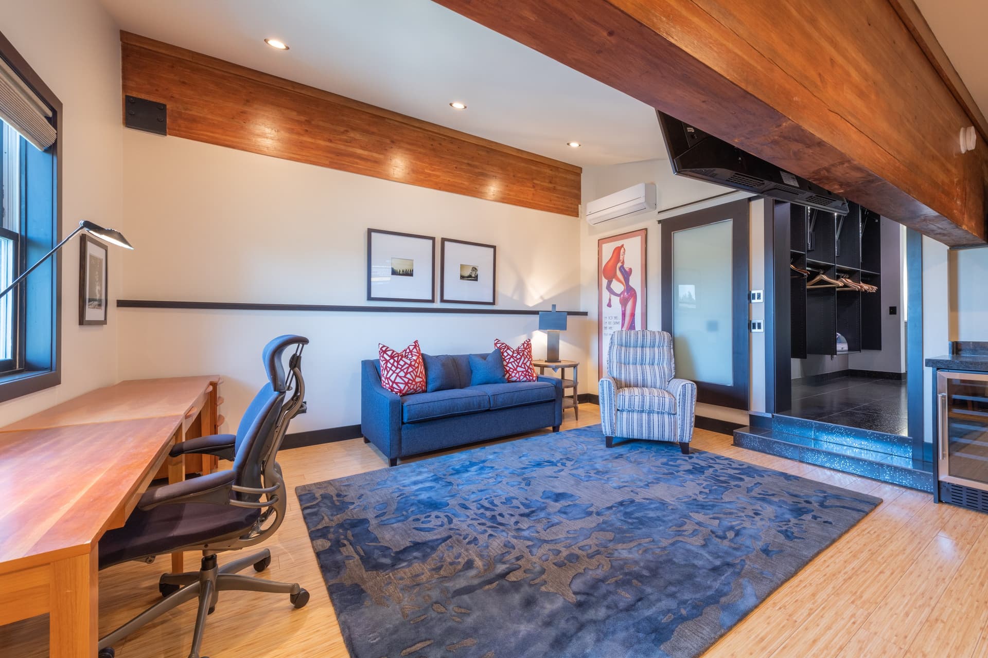 Royal Plaza Penthouse - Image 35