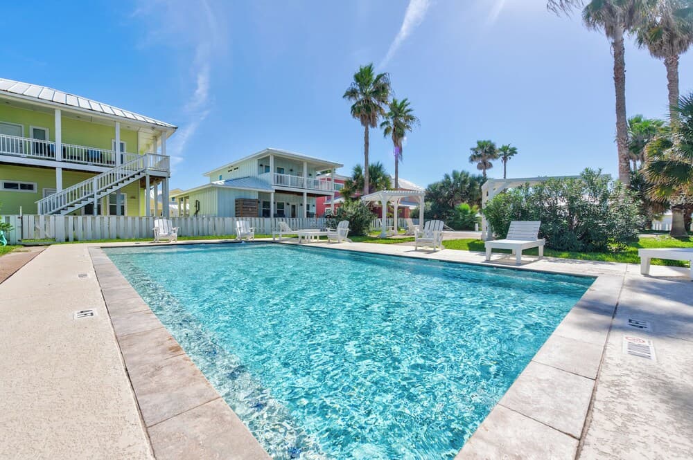 It'll Do With an Amazing View - Image 3