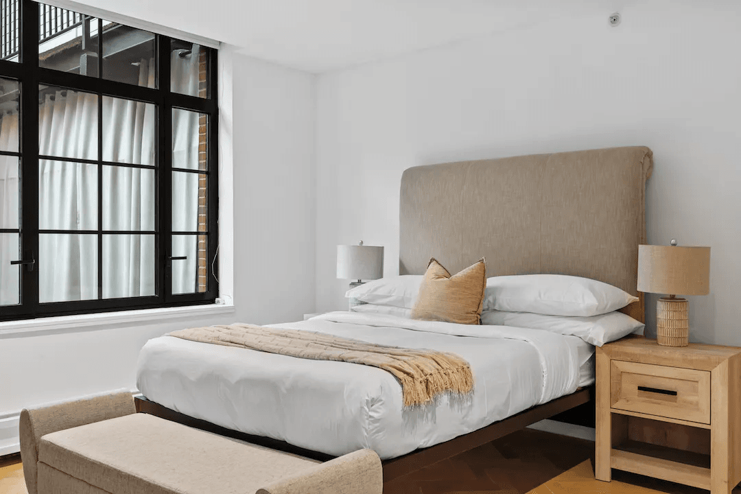 Clinton Home - Image 20