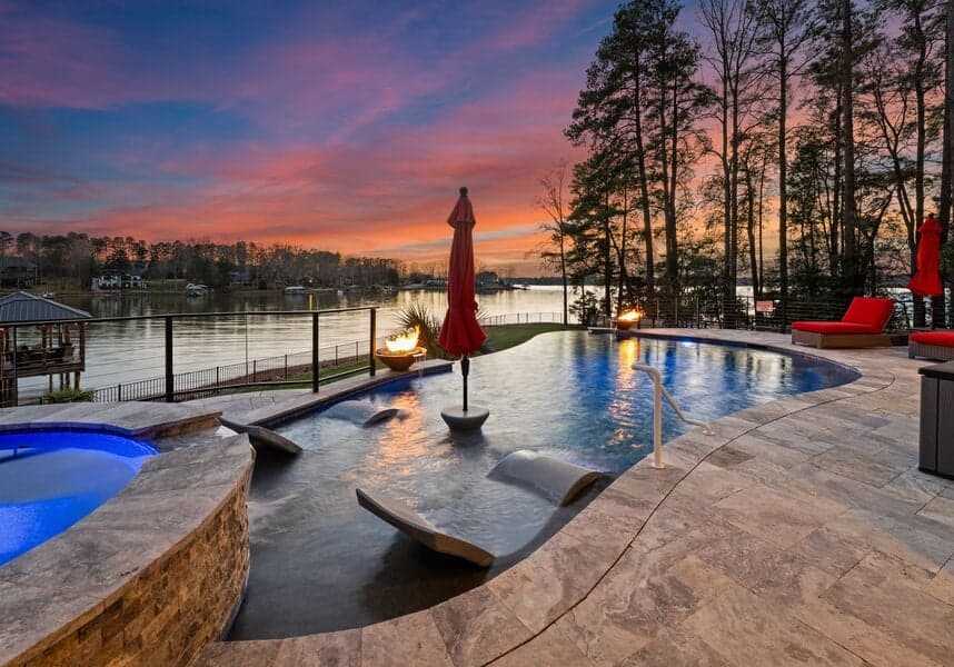 Lucent Sunset Retreat - Image 3