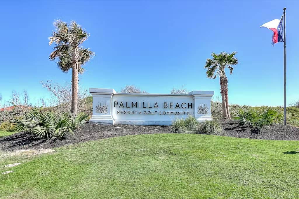 Beachin' Bungalow - Image 41