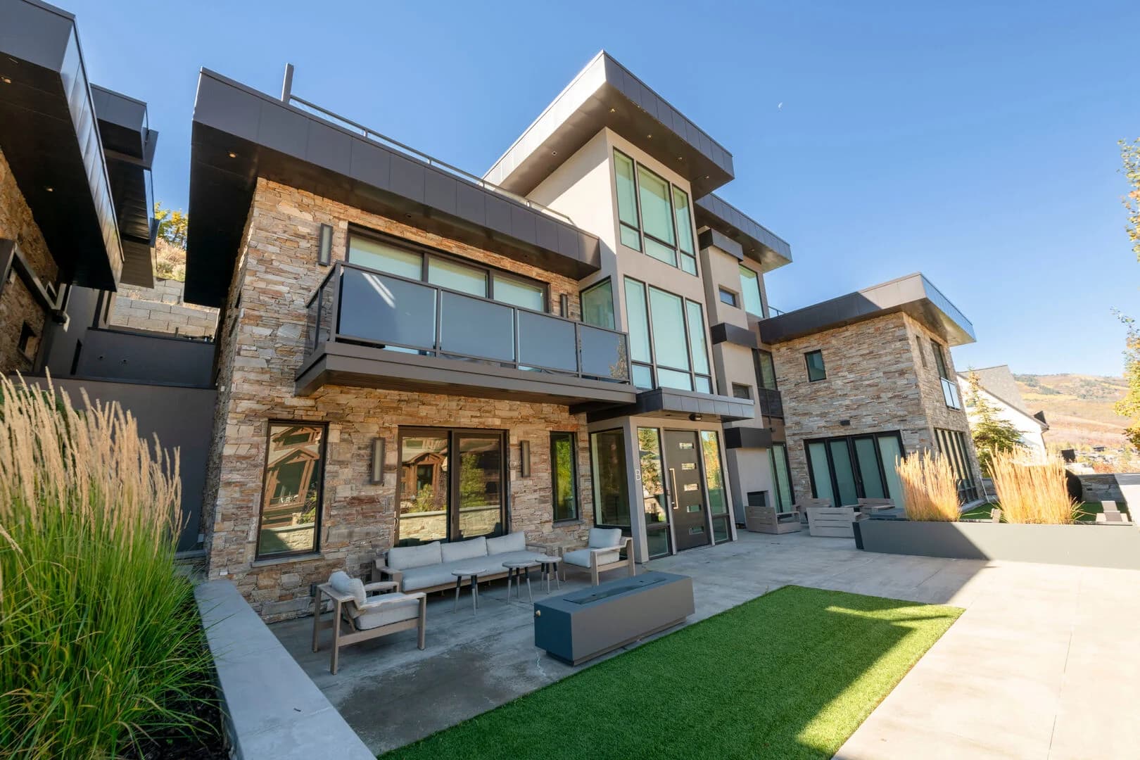 Luxury Old Town Residence - Image 1