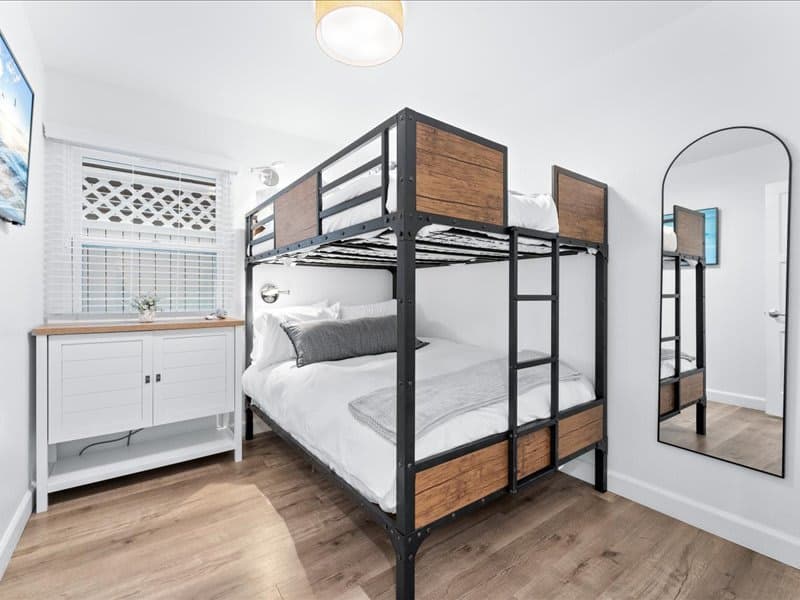 River Peninsula - Image 24