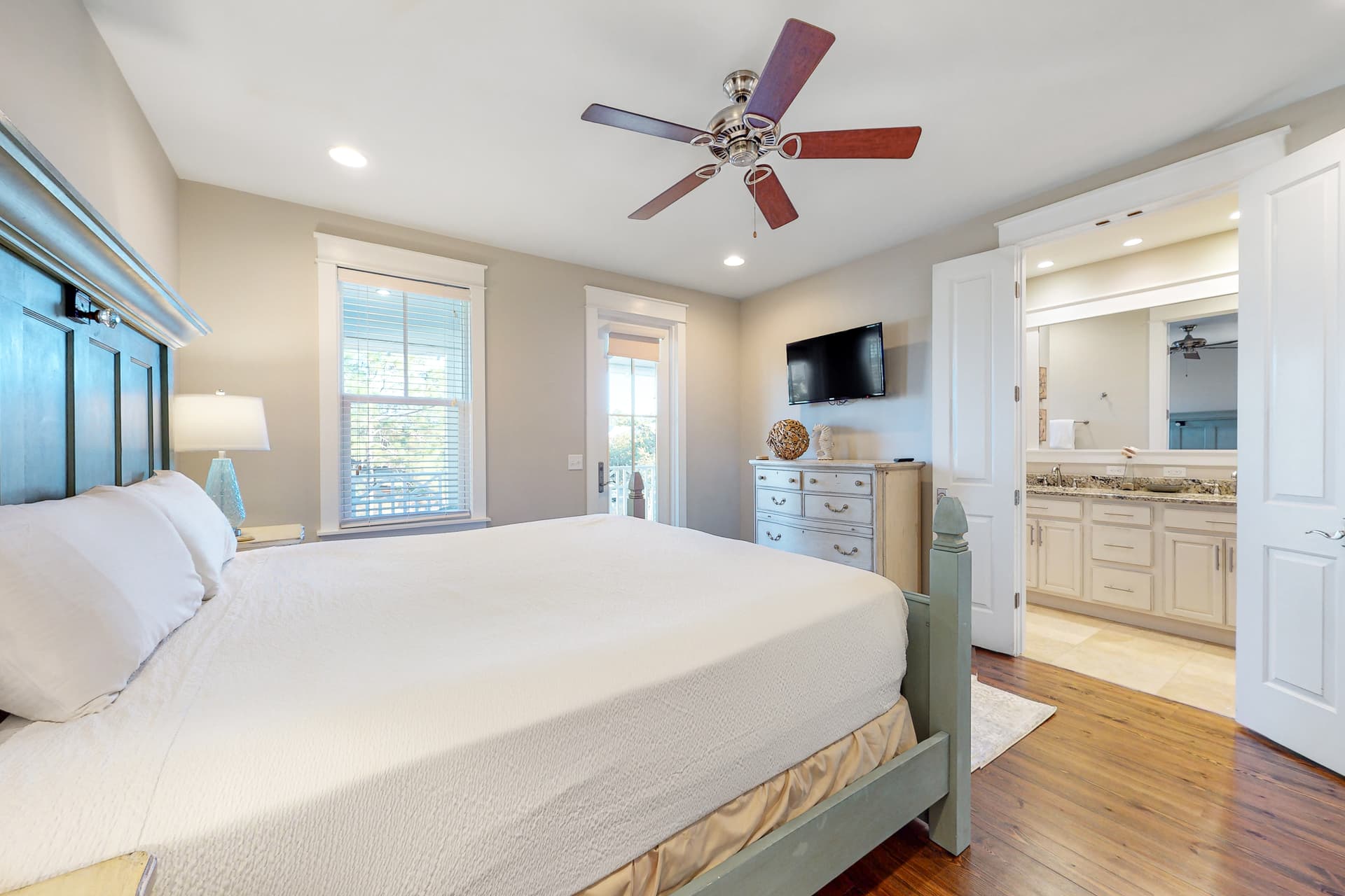 Coastal Retreat House - Image 22