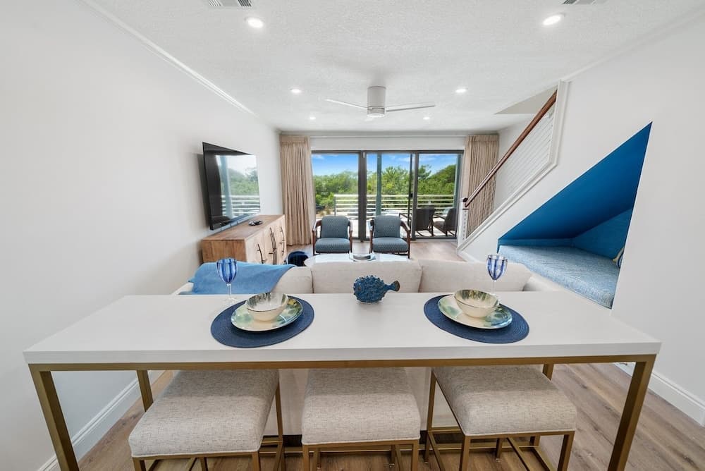 Hideaway Townhouse - Image 1