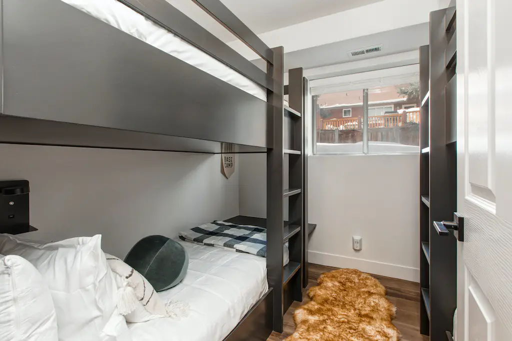 Last Run of the Day House - Image 27