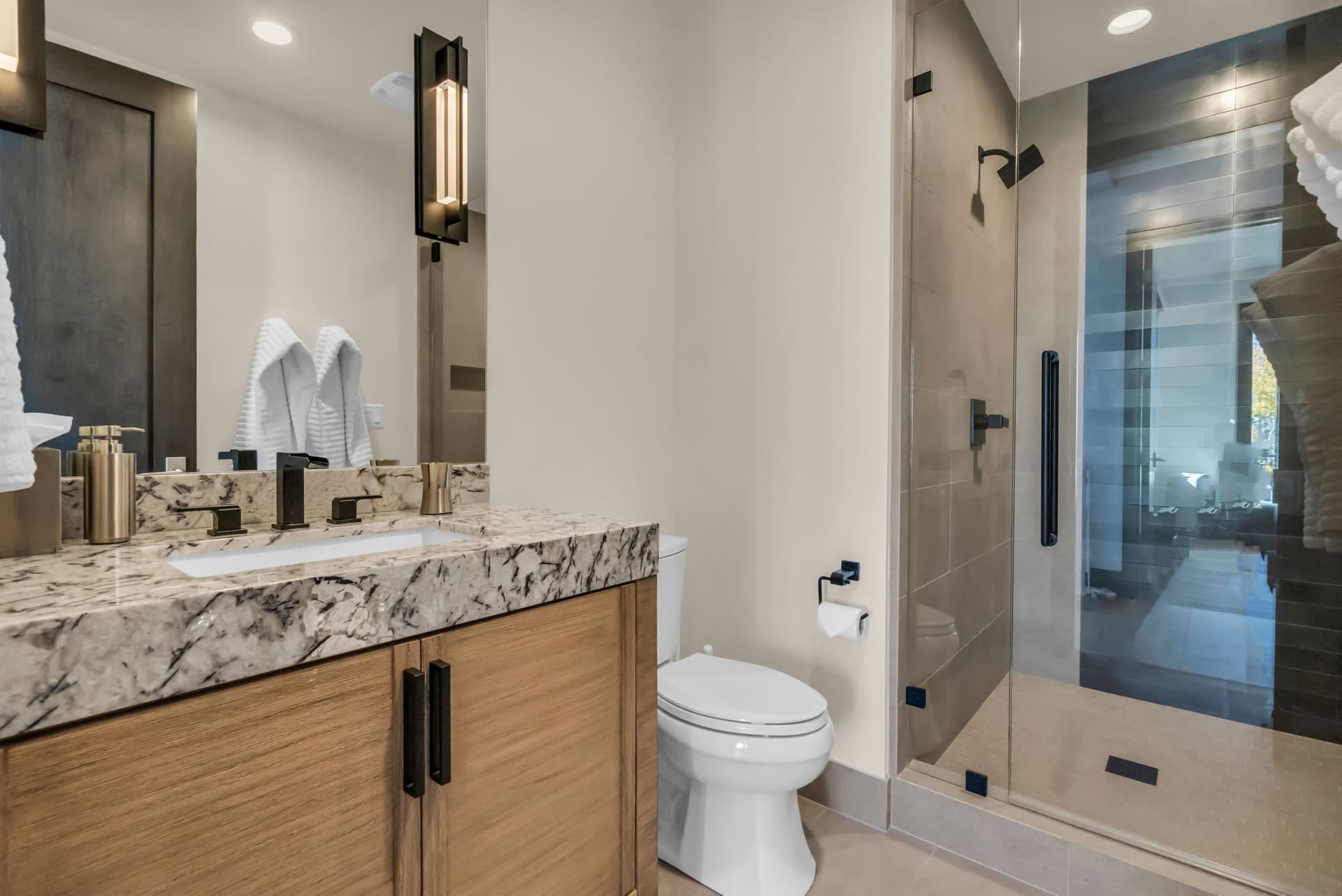 Sanctuary Chalet - Image 24