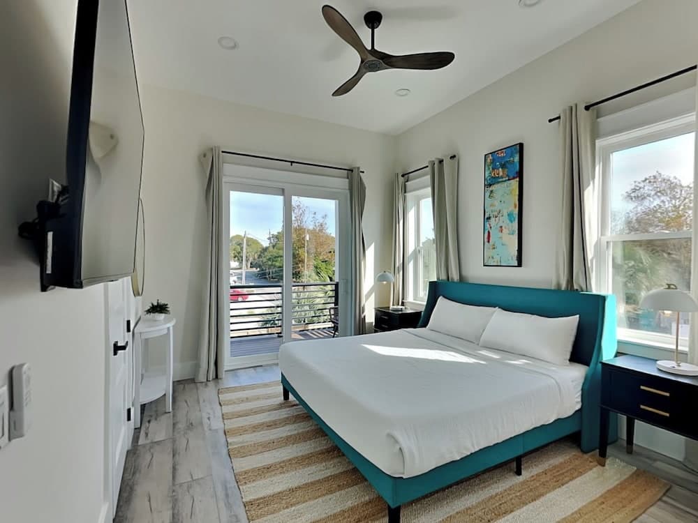 Sandee Feet Retreat - Image 14