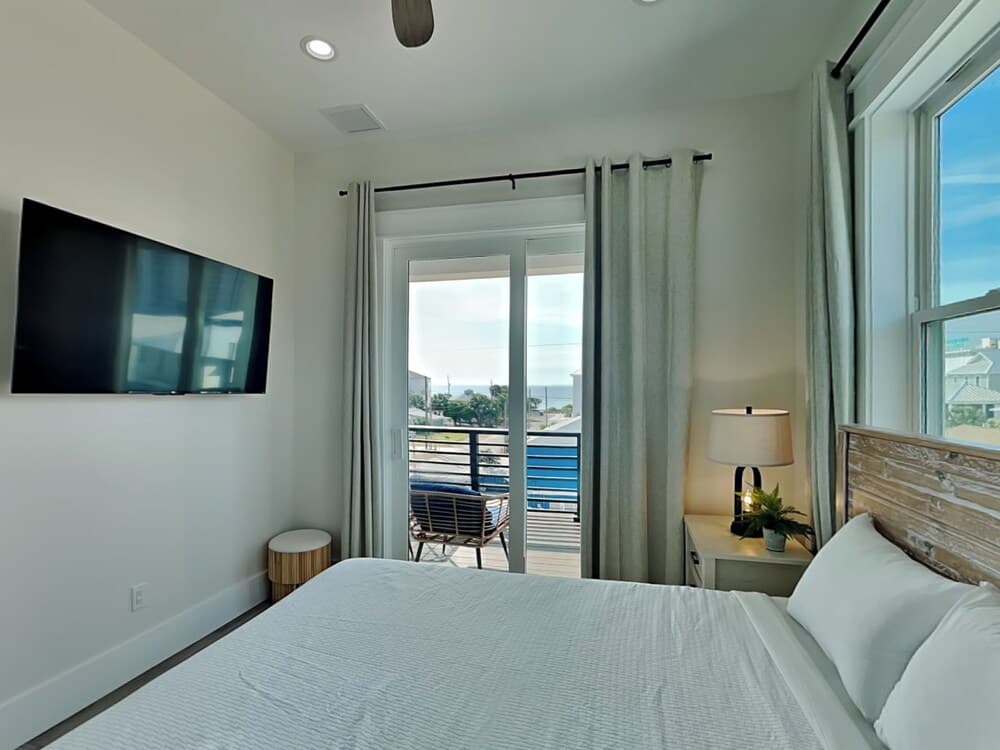 Sandee Feet Retreat - Image 15