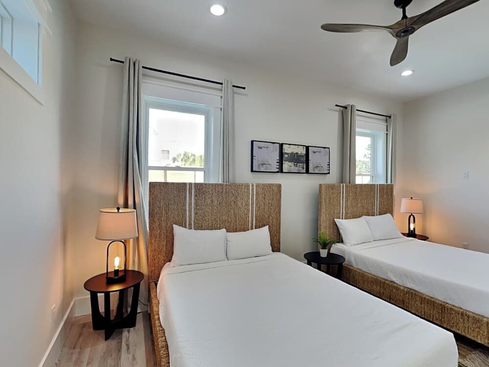 Sandee Feet Retreat - Image 23