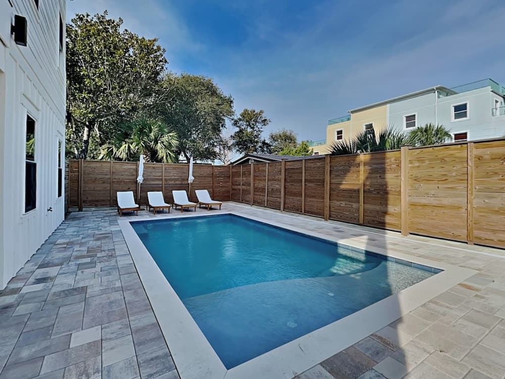 Sandee Feet Retreat - Image 2