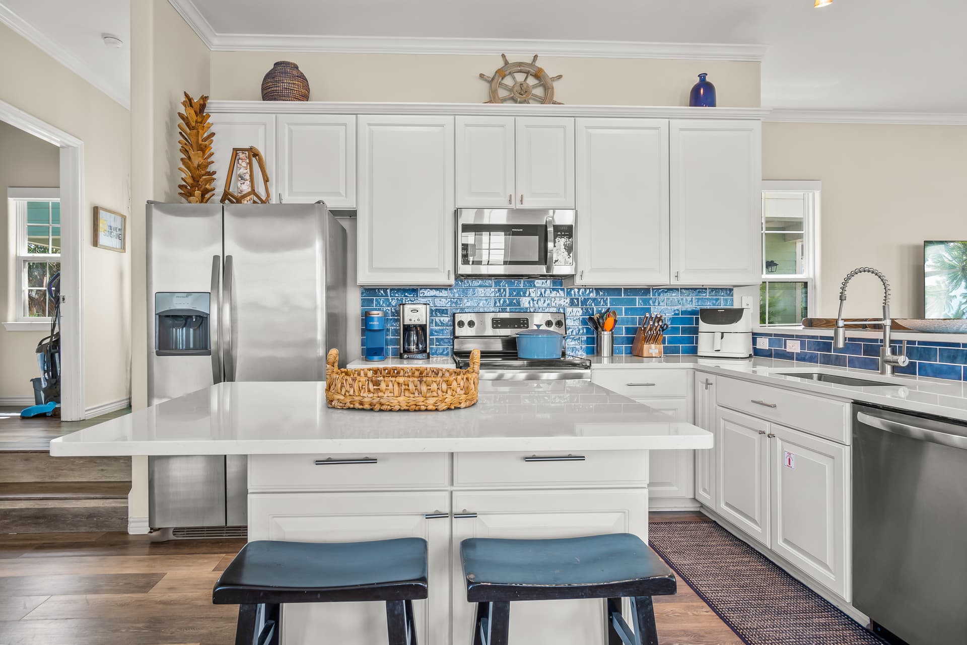 Sandy Banks - Image 5