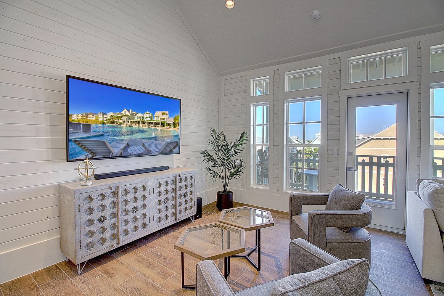 Sandy Bottoms Beach House - Image 6