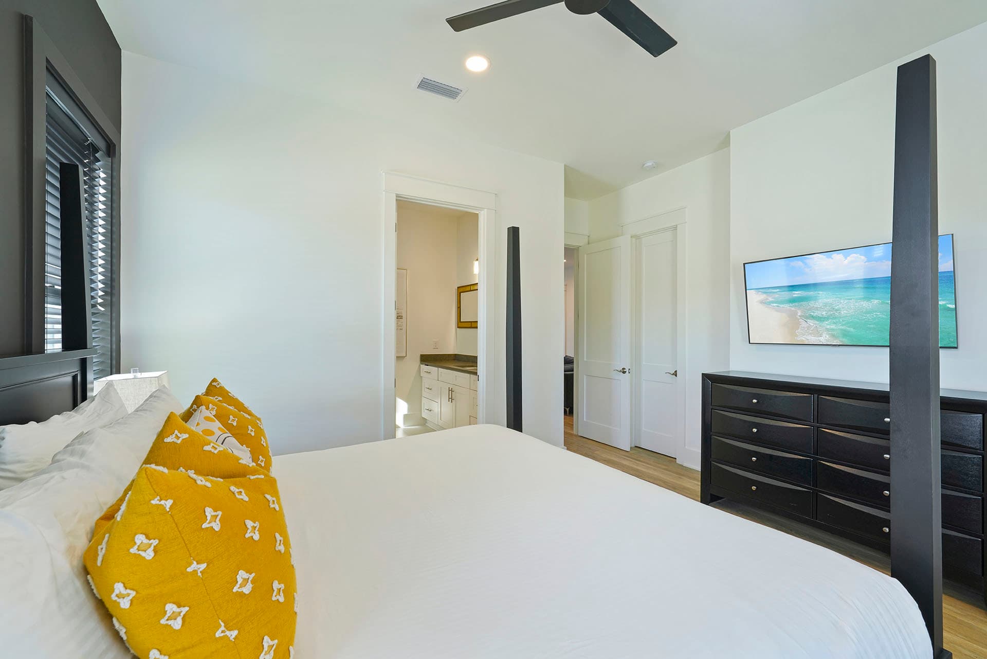 Scarlett's Beach Heaven - Image 20