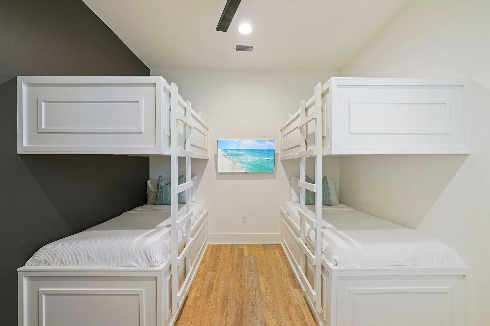 Scarlett's Beach Heaven - Image 23