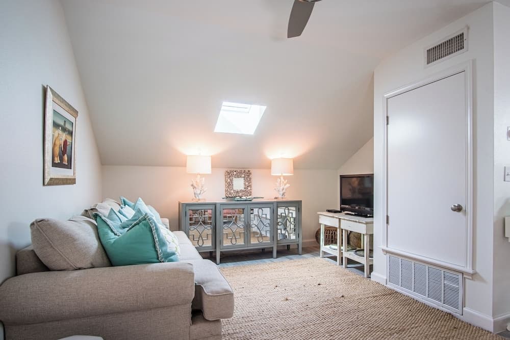 Sandcastle Beach House - Image 5