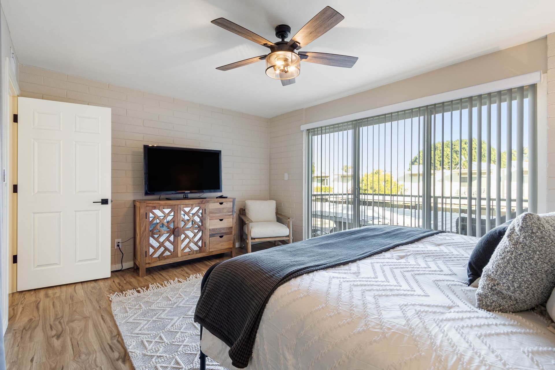 Old Town Charm - Image 13