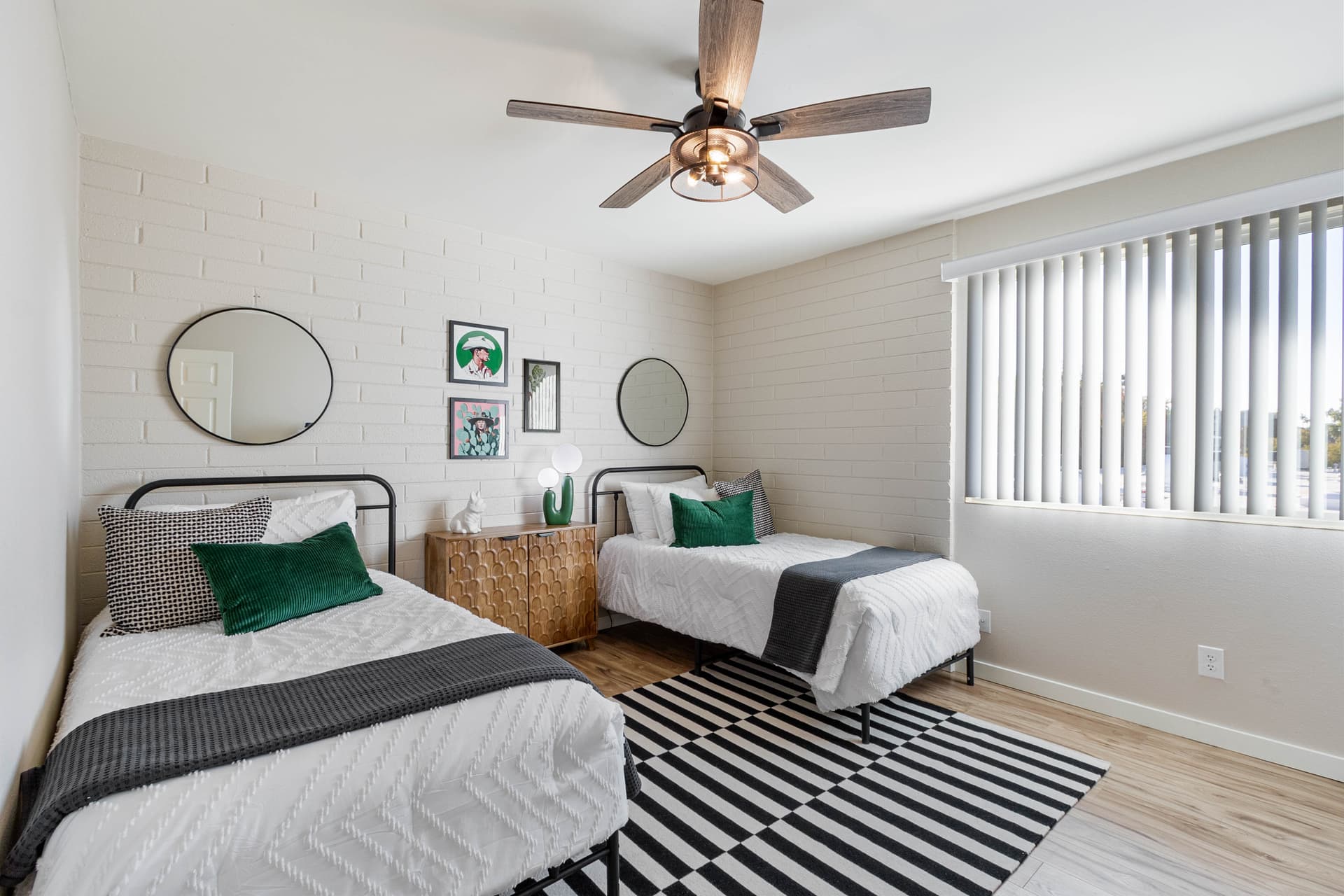 Old Town Charm - Image 17