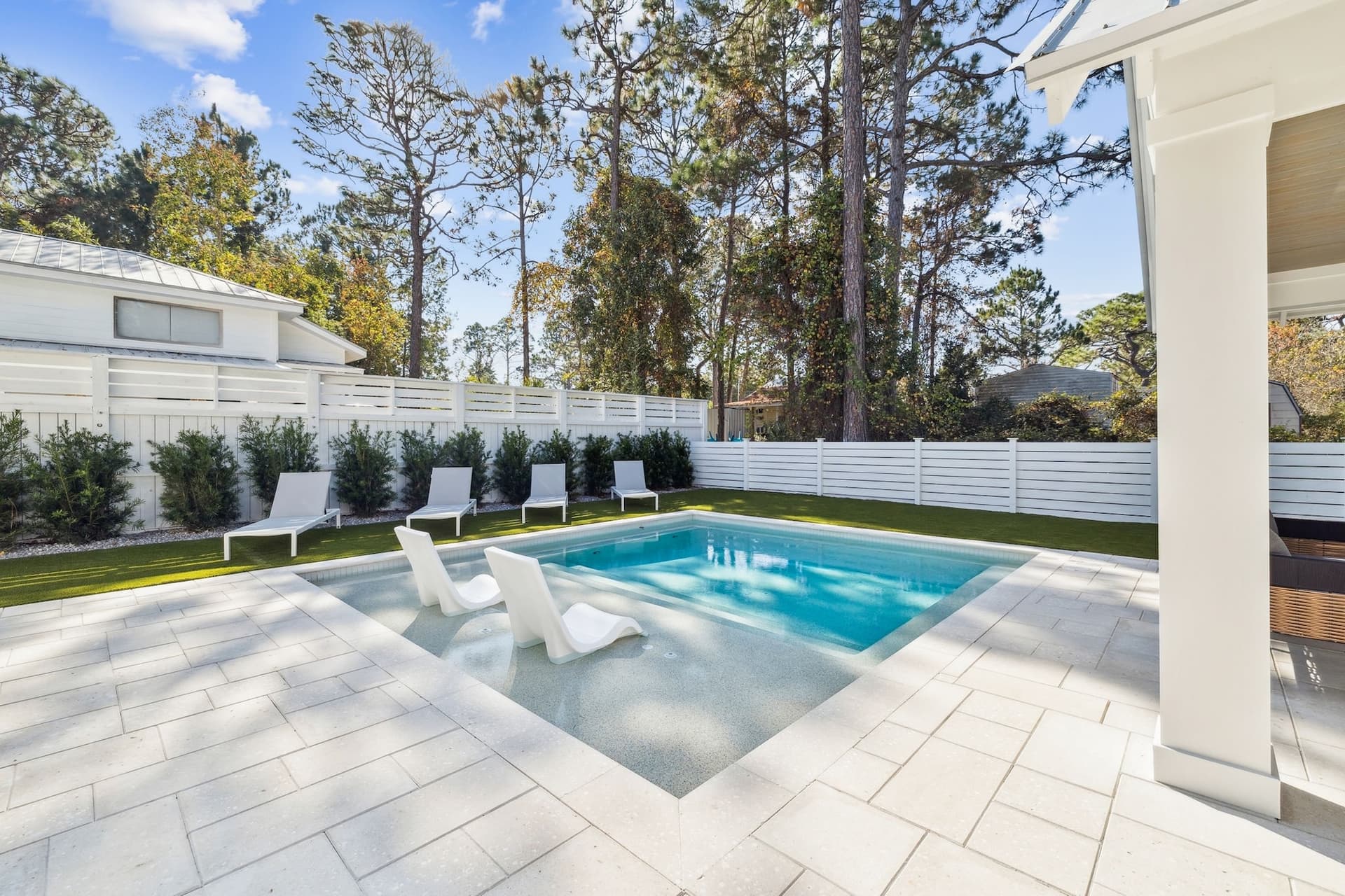 Chel-SEA Lane Hideaway - Image 2