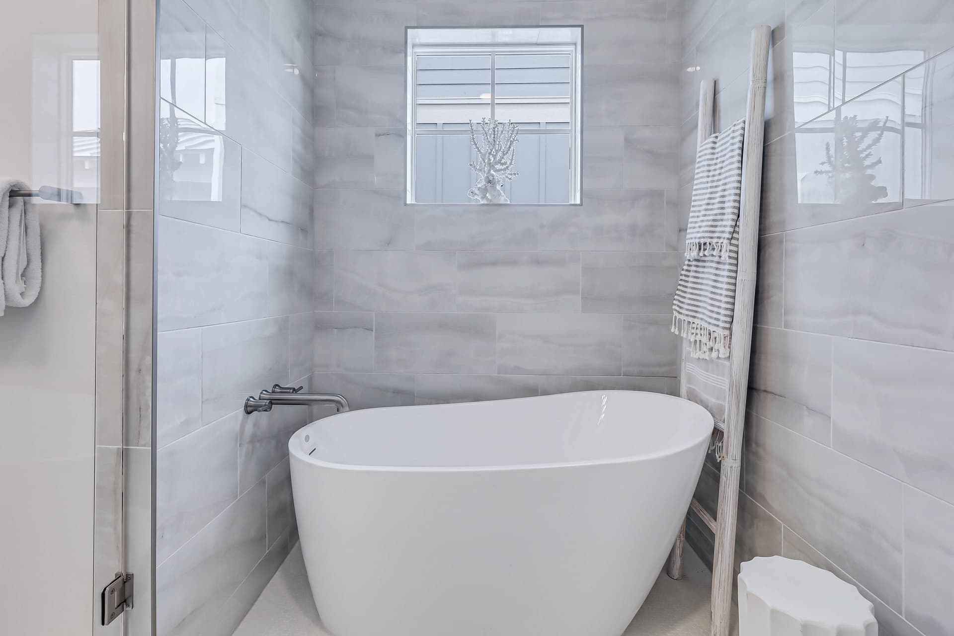 Seascape Escape - Image 36