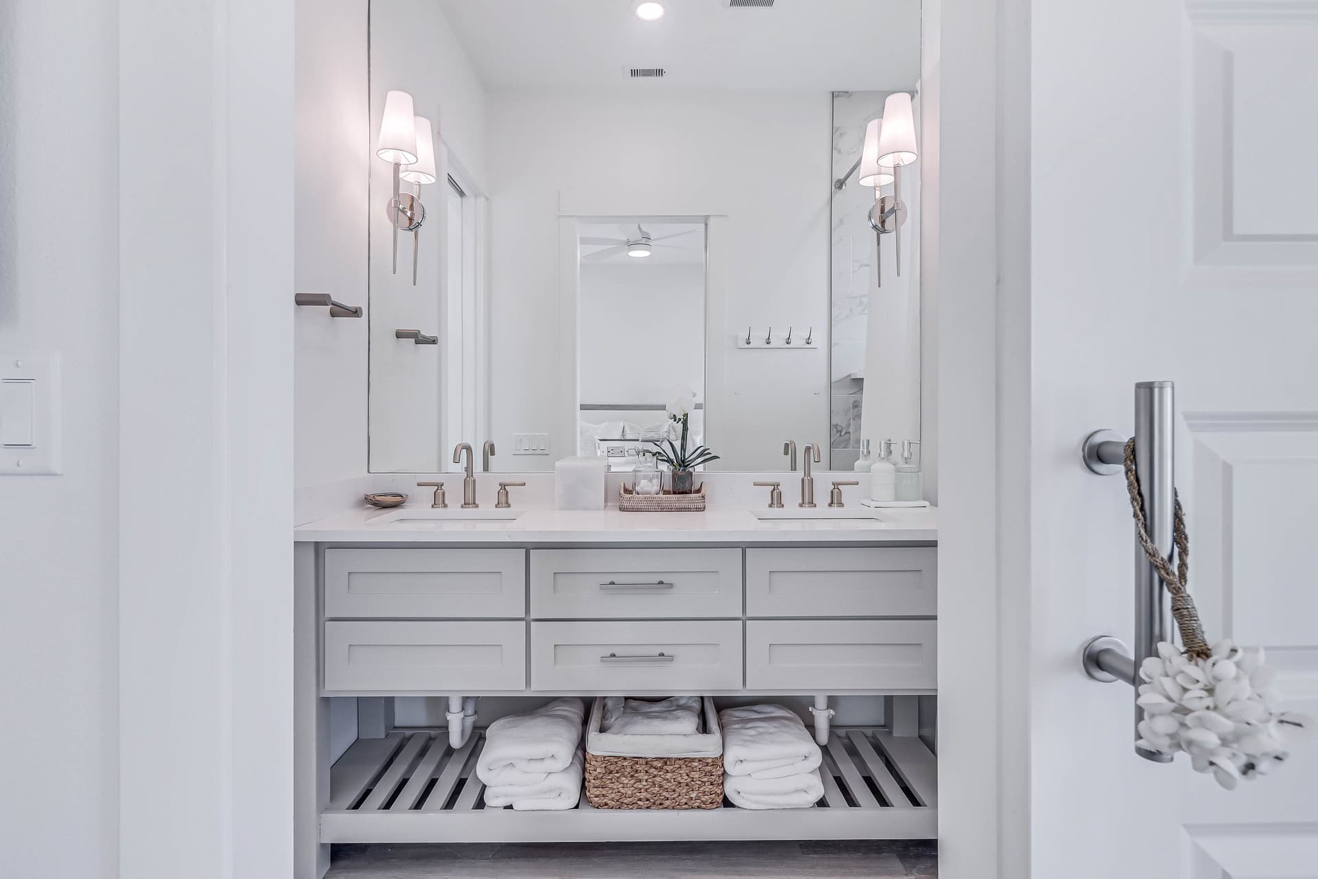 Seascape Escape - Image 44