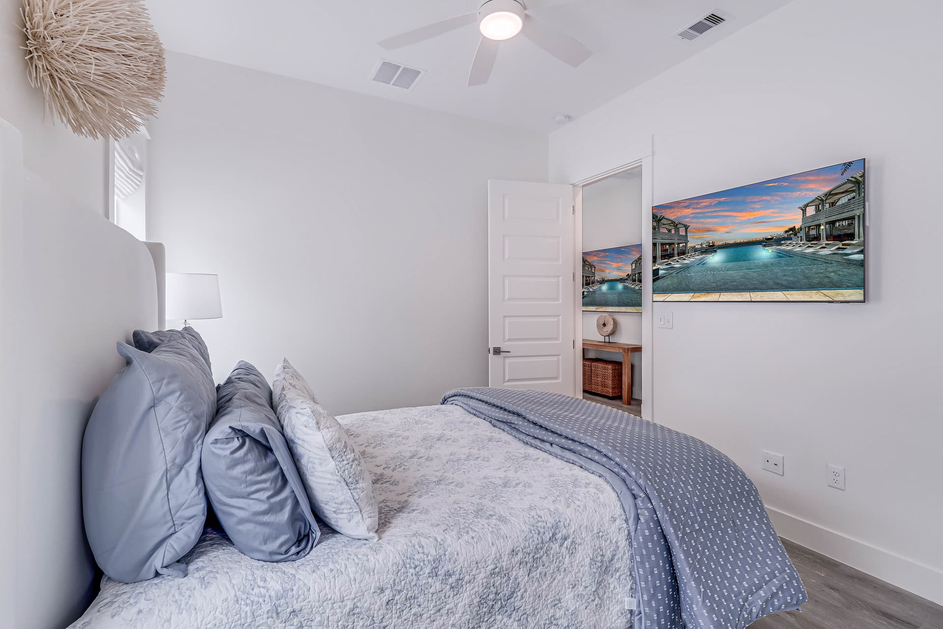 Seascape Escape - Image 30