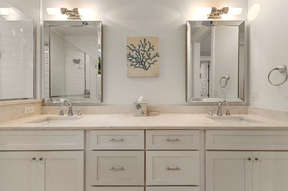 Seaside Haven - Image 25