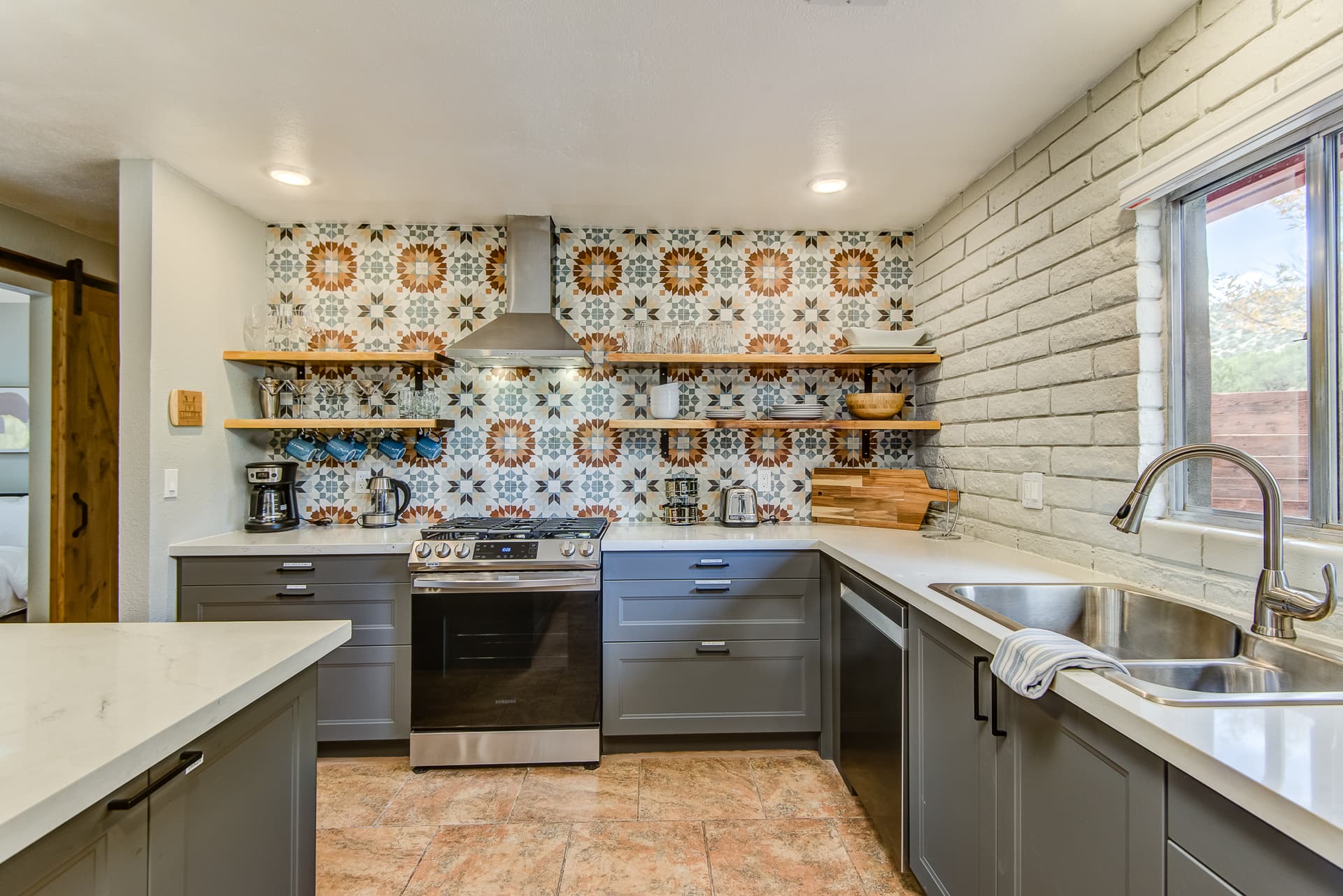 Casa Roja - Image 19