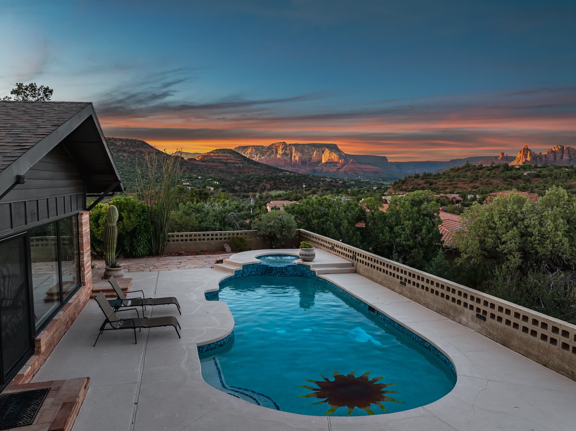 Chimney Rock Trail House - Image 2