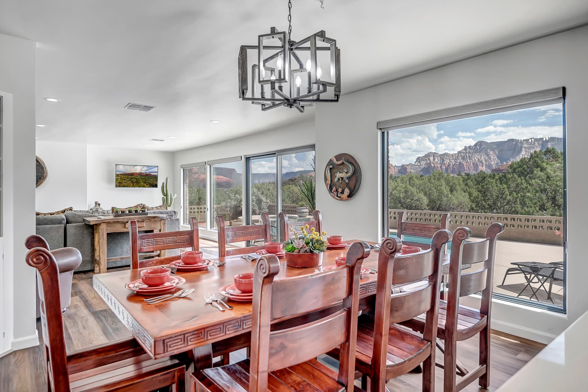 Chimney Rock Trail House - Image 5