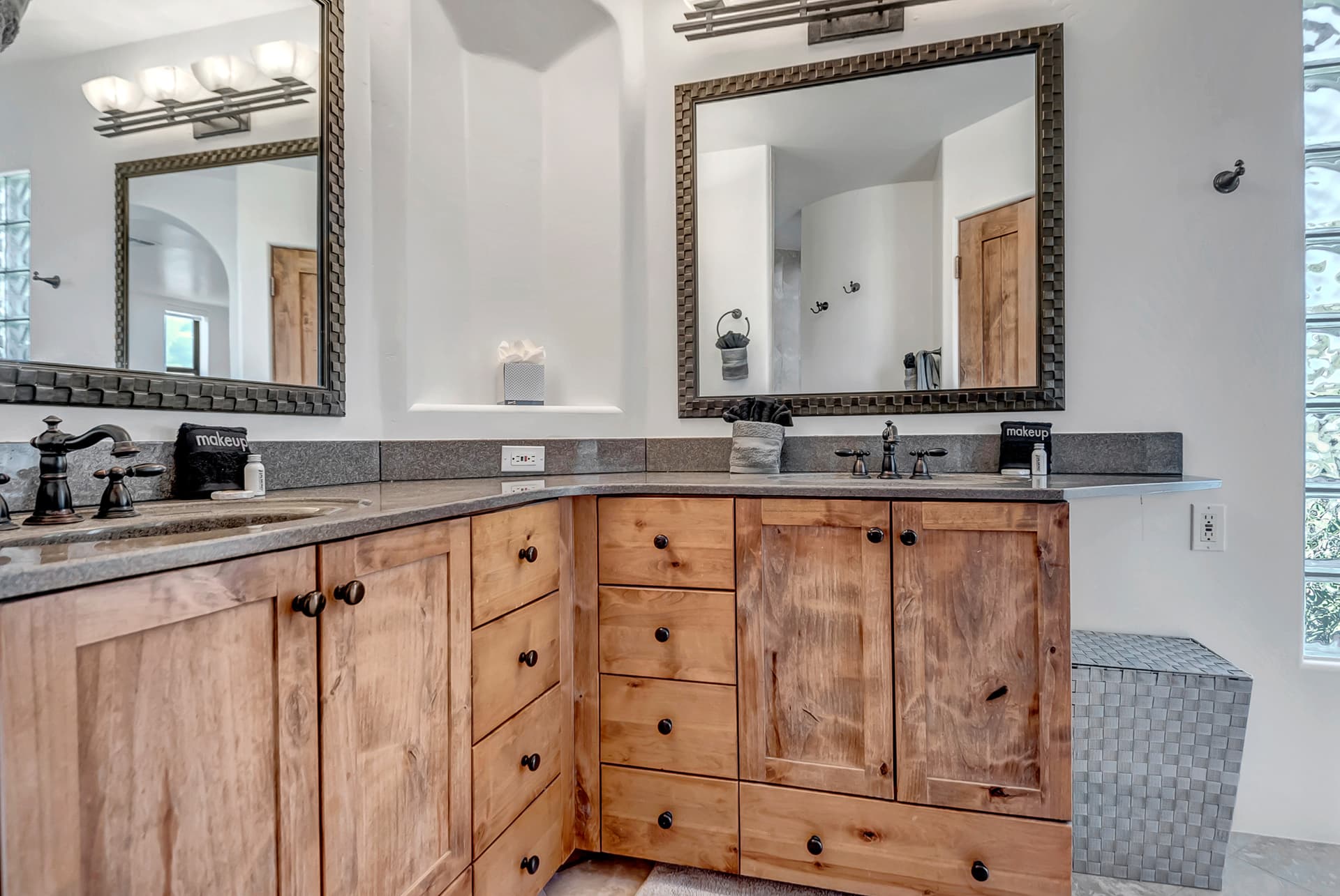 Chimney Rock Trail House - Image 16