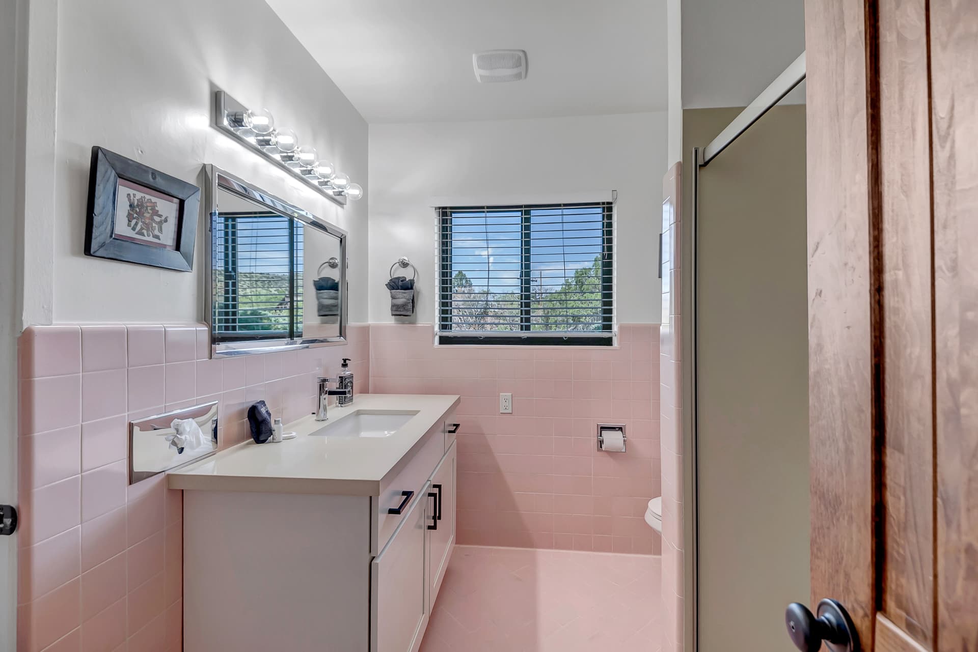 Chimney Rock Trail House - Image 19