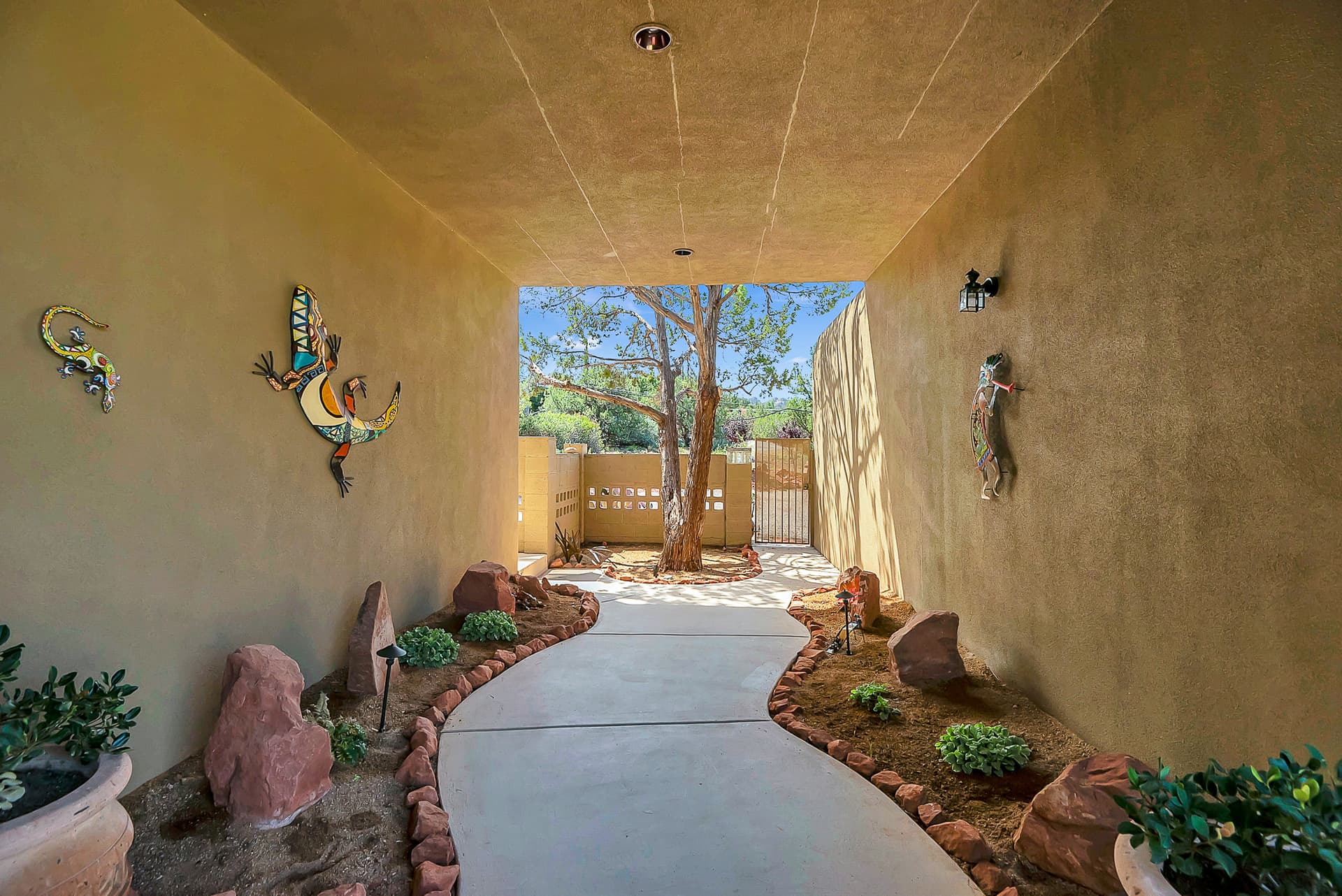 Chimney Rock Trail House - Image 37