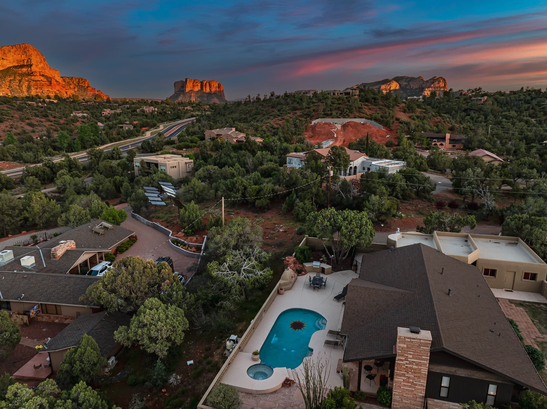 Chimney Rock Trail House - Image 43
