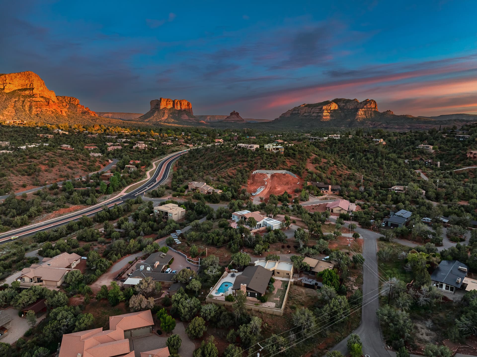 Chimney Rock Trail House - Image 3