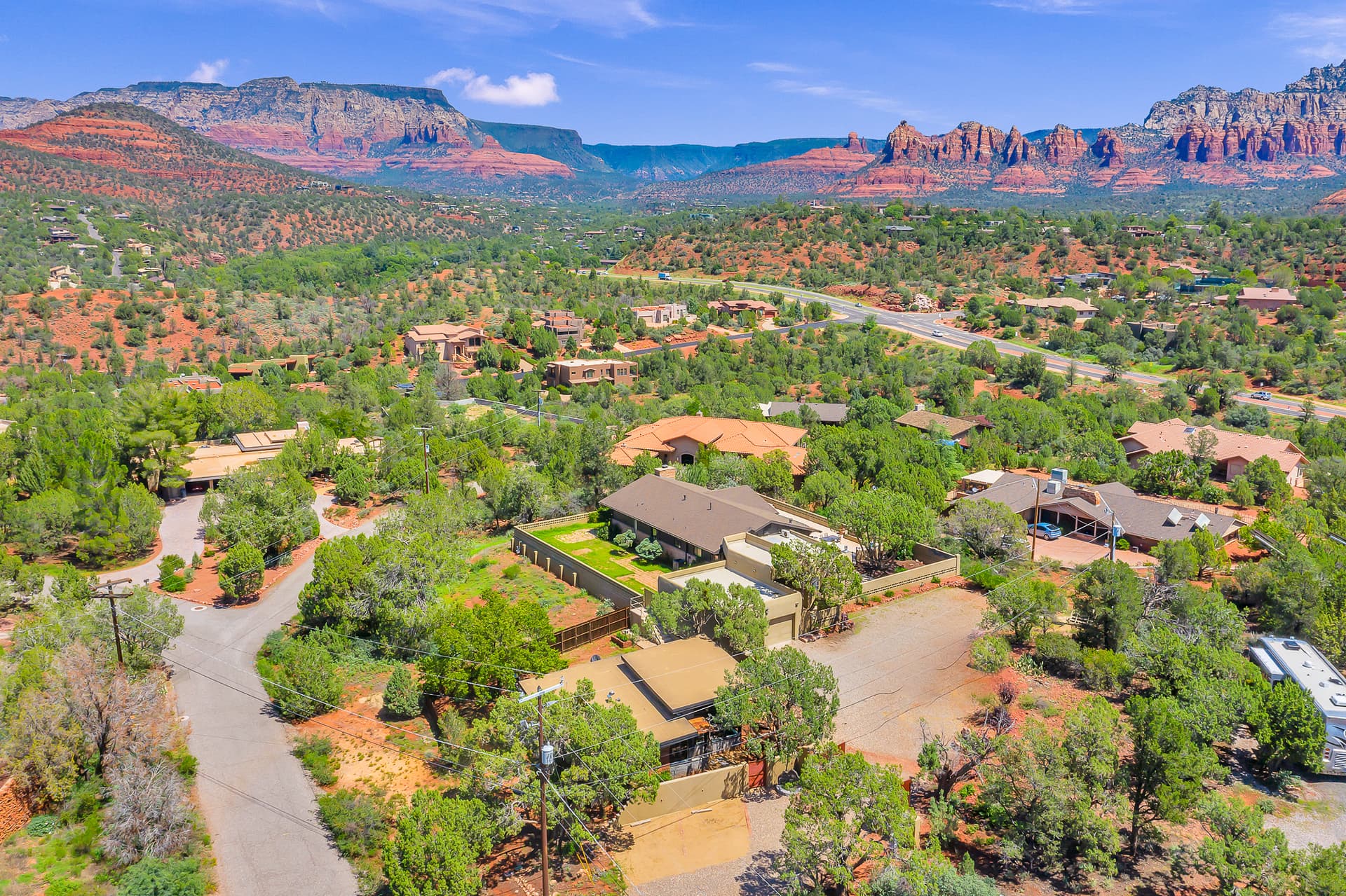 Chimney Rock Trail House - Image 41