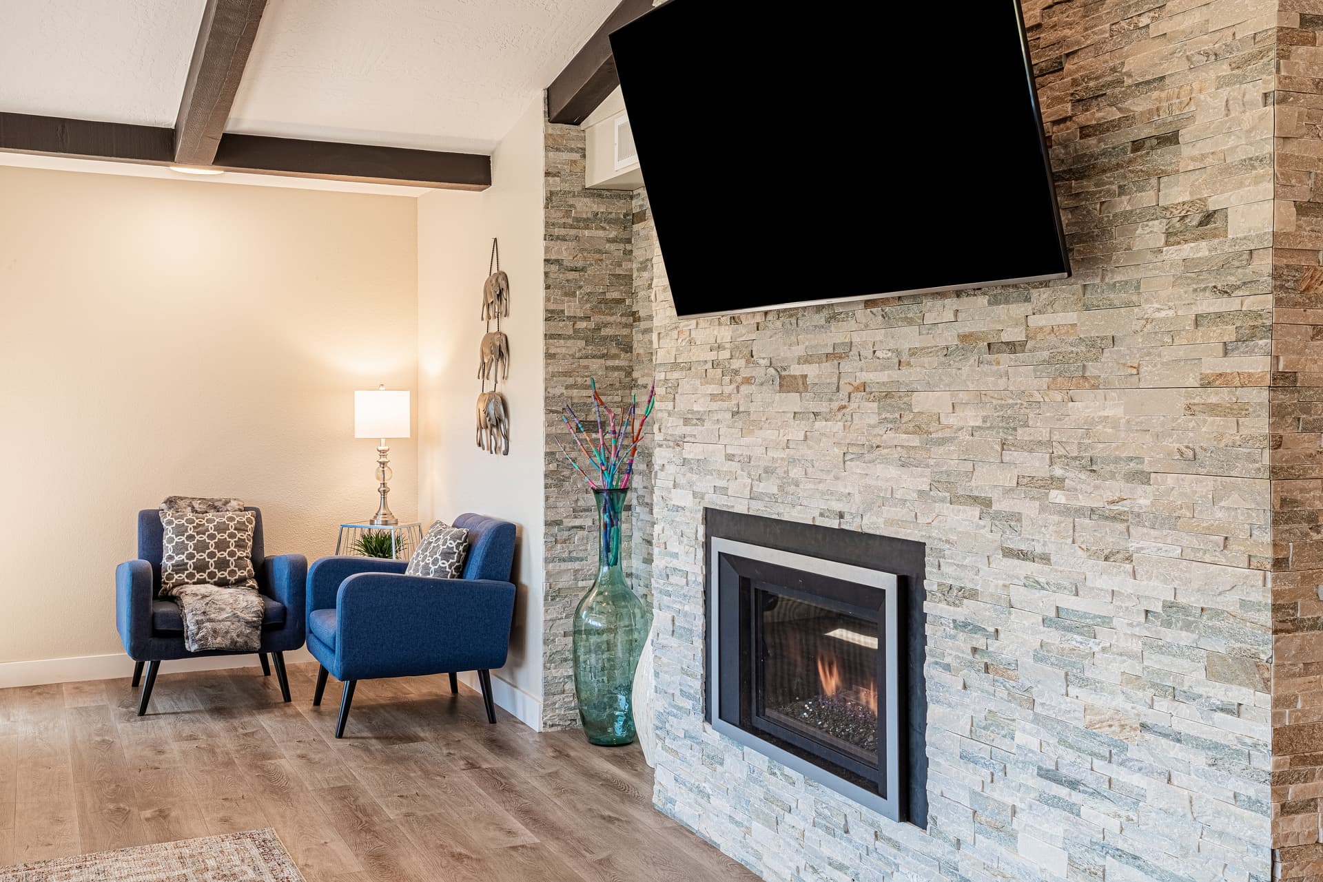 Dream Estate - Image 12