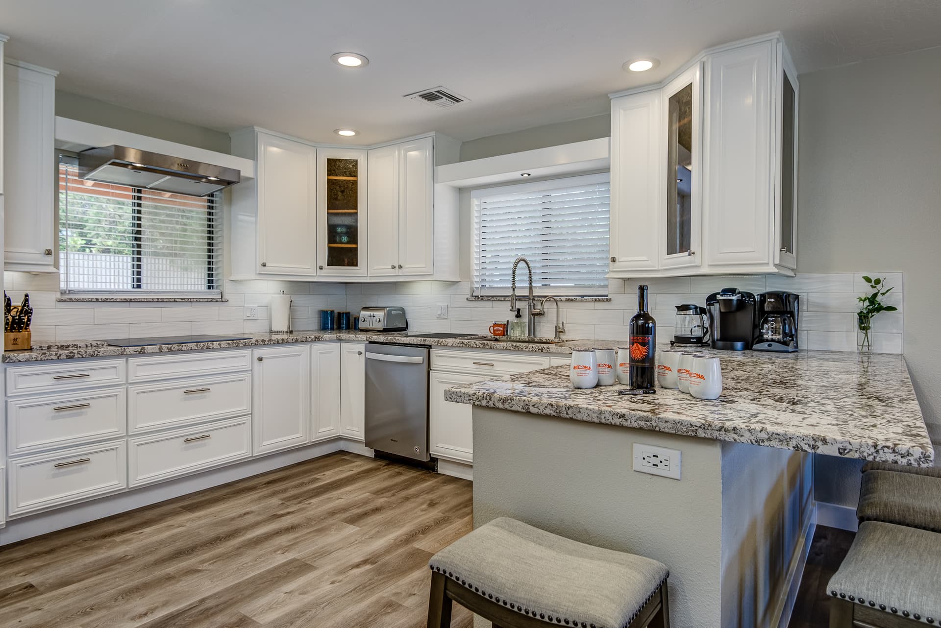 Dream Estate - Image 17